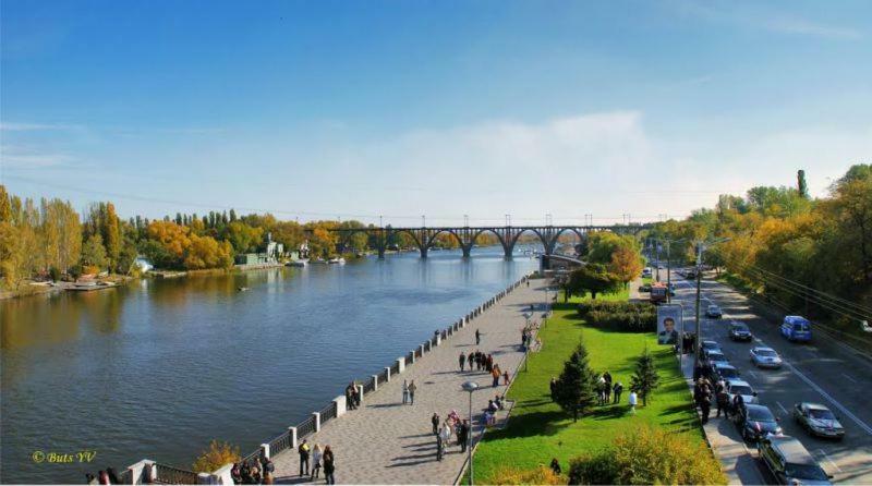 Апартаменты Лето С Ванной Джакузи Dnipro Exterior foto